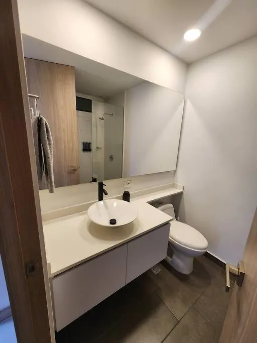 Apartment Central Laureles With Ac & Fast 200Mbps Wifi Medellin